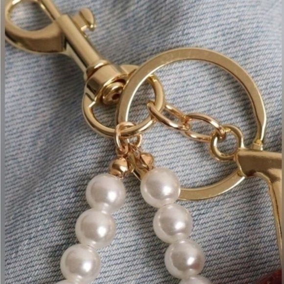 ✨NWT Sparkly Cherry 🍒 faux Pearl keychain charm C-closure pendant purse wallet - Picture 3 of 4